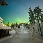 Semesteranläggning (resort) Aurora Village 4*