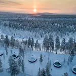 Semesteranläggning (resort) Aurora Village 4*