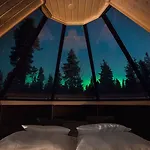 Aurora Village Semesteranläggning (resort)