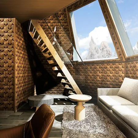 Resort Aurora Village 4*