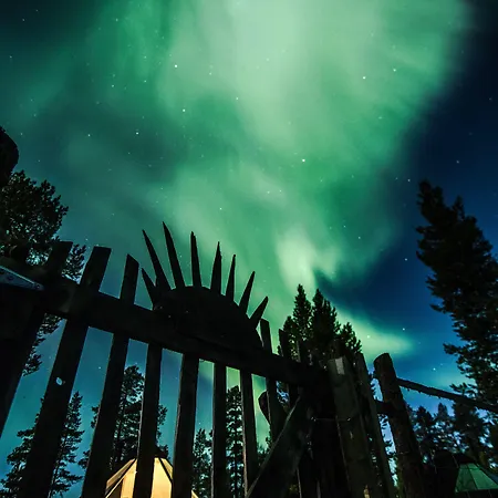 Lomakeskus Aurora Village