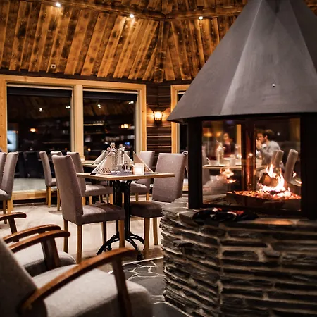 オーロラ ビレッジ イヴァロ 4*