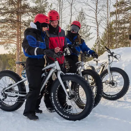 オーロラ ビレッジ イヴァロ イバロ