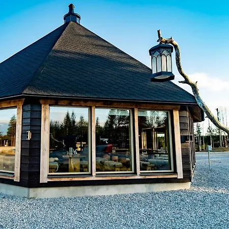 オーロラ ビレッジ イヴァロ 4*