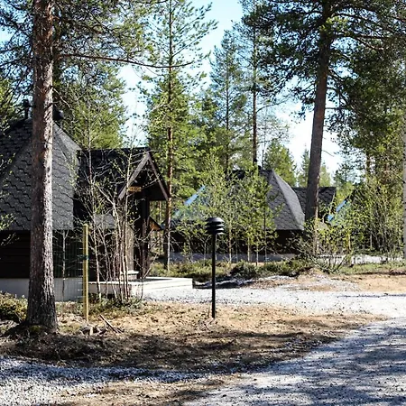 Aurora Village 4*