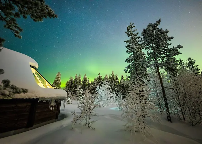 منتجع Aurora Village 4*