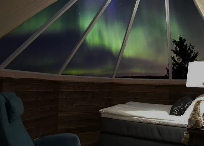 伊瓦洛奥罗拉村度假酒店