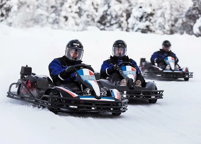 伊瓦洛奥罗拉村度假酒店