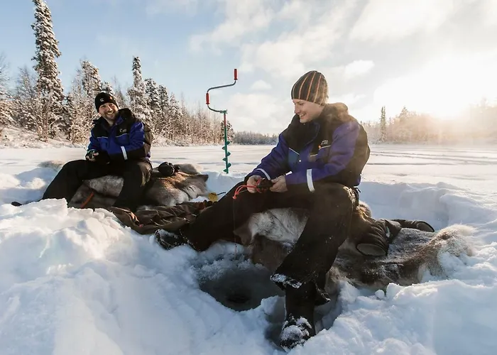 伊瓦洛奥罗拉村度假酒店