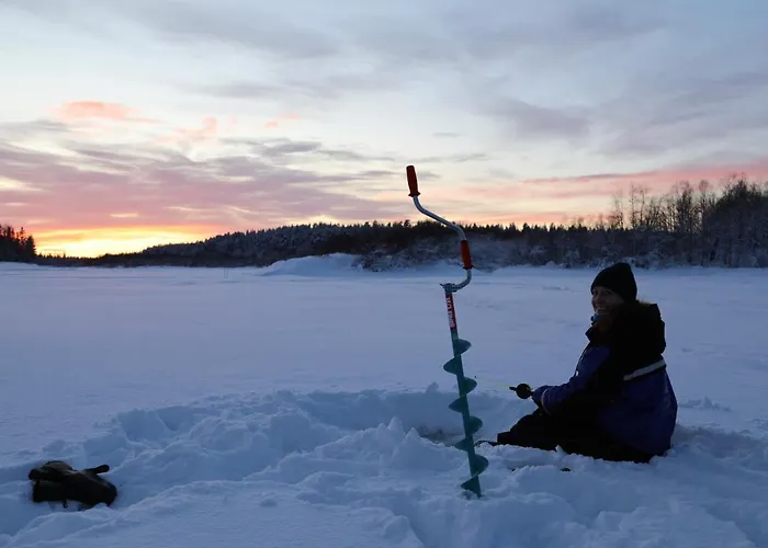 伊瓦洛奥罗拉村度假酒店 度假村 4*