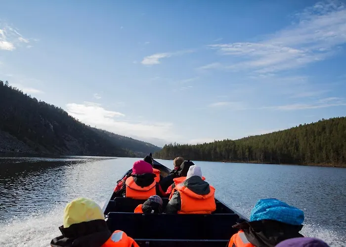 منتجع Aurora Village 4*