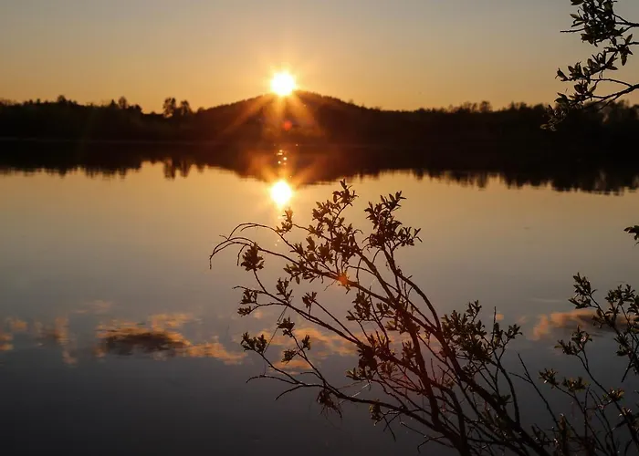 伊瓦洛奥罗拉村度假酒店 4*