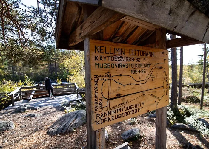 伊瓦洛奥罗拉村度假酒店